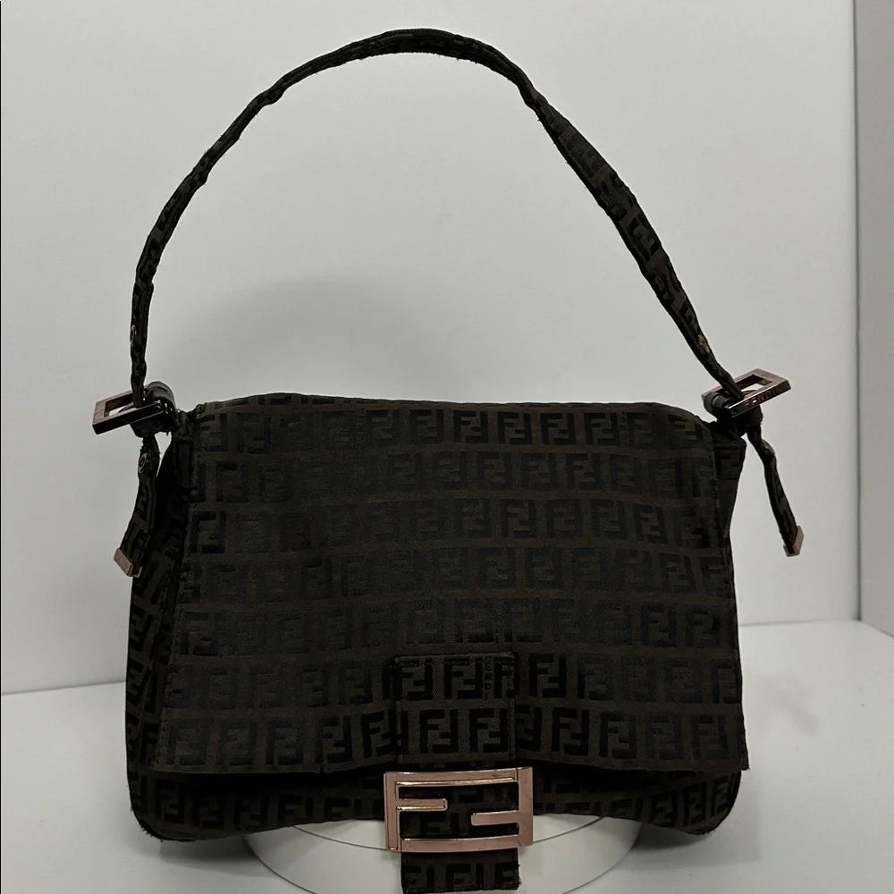 💯Authentic Fendi Mamma Baguette Bag🍀